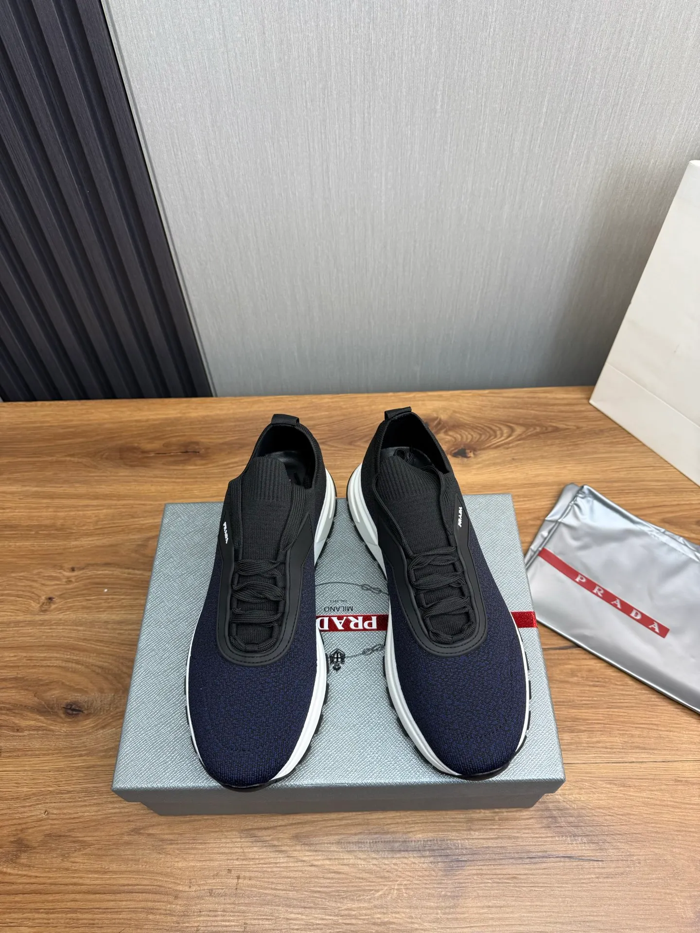 Men's shoes 💰500💰 [PRADA] Men's shoes are popular in the counter, official website is synchronized, 1 high-quality shipment ✔️Original fly-woven cowhide + cowhide lining, original original bottom, 38-45 (45 customized, non-refundable)